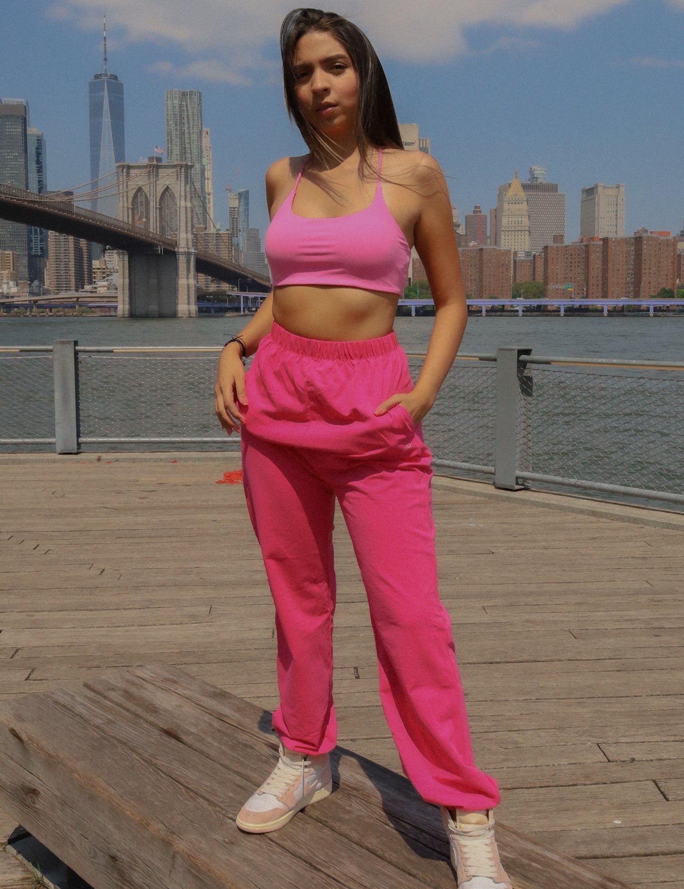 HIGH-WAISTED BAGGY SWEATPANTS